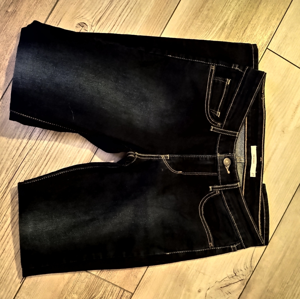 Levi's 711 Skinny Jeans